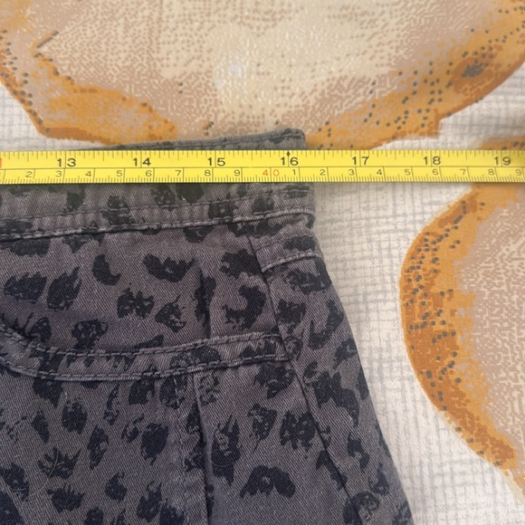 Miley Cyrus max azria cheetah print shorts - Picture 6 of 6